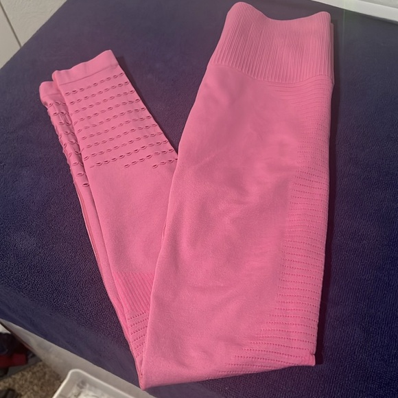 Minibeast pink leggings. Size small, seamless. - Picture 6 of 6